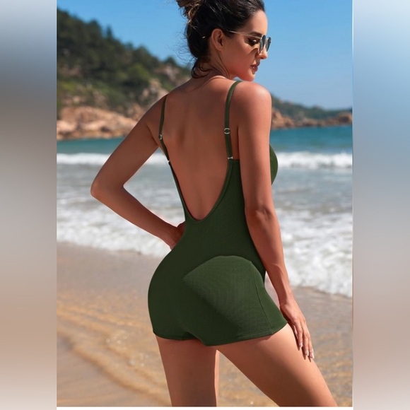 Retro One-piece NWOT - XL - Picture 2 of 8